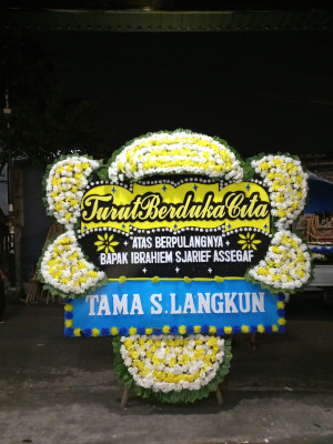 Papan Bunga Duka di Paju Epat